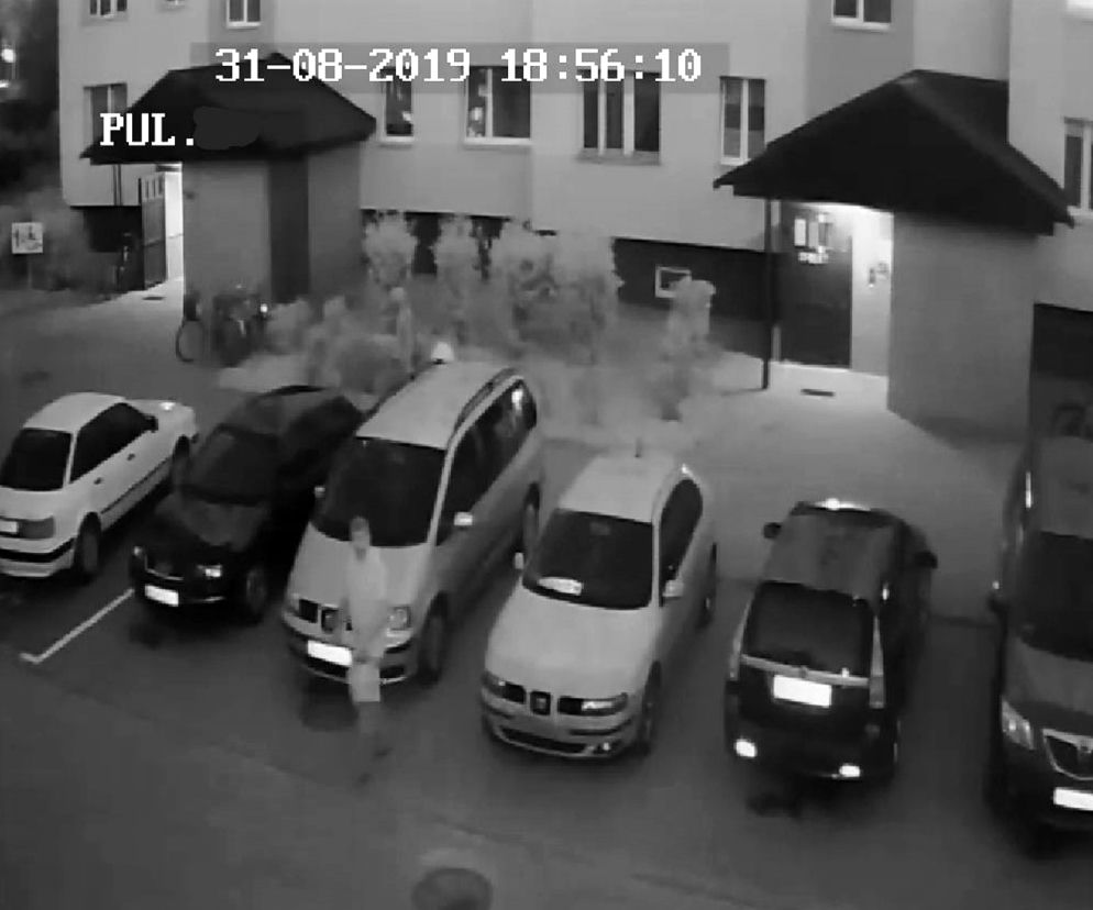 Suwałki. Wandal zarysował samochód zaparkowany pod blokiem