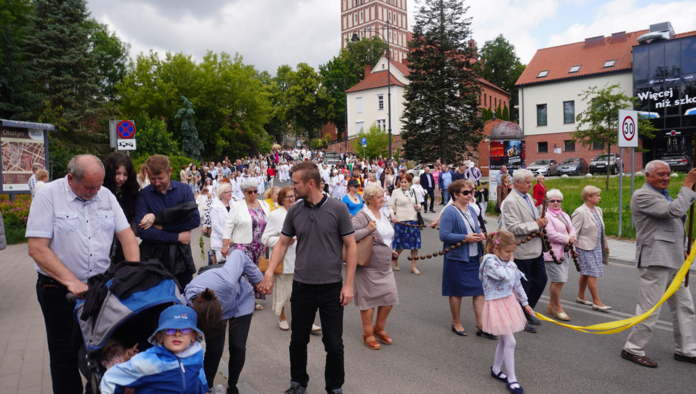 Boże Ciało 2025. Tysiące osób uczestniczyło w olsztyńskich procesjach