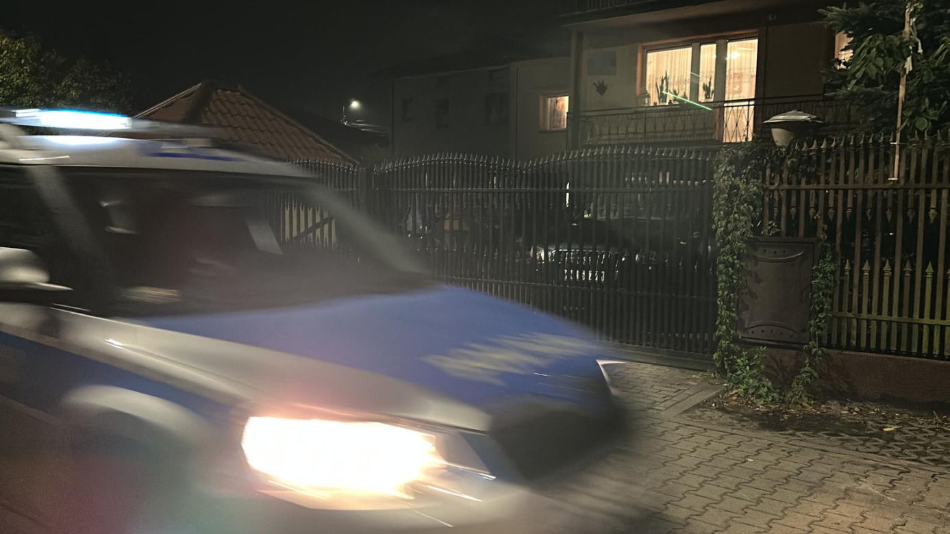Koszmarna tragedia w Ząbkach. W mieszkaniu znaleziono ciała starszego małżeństwa
