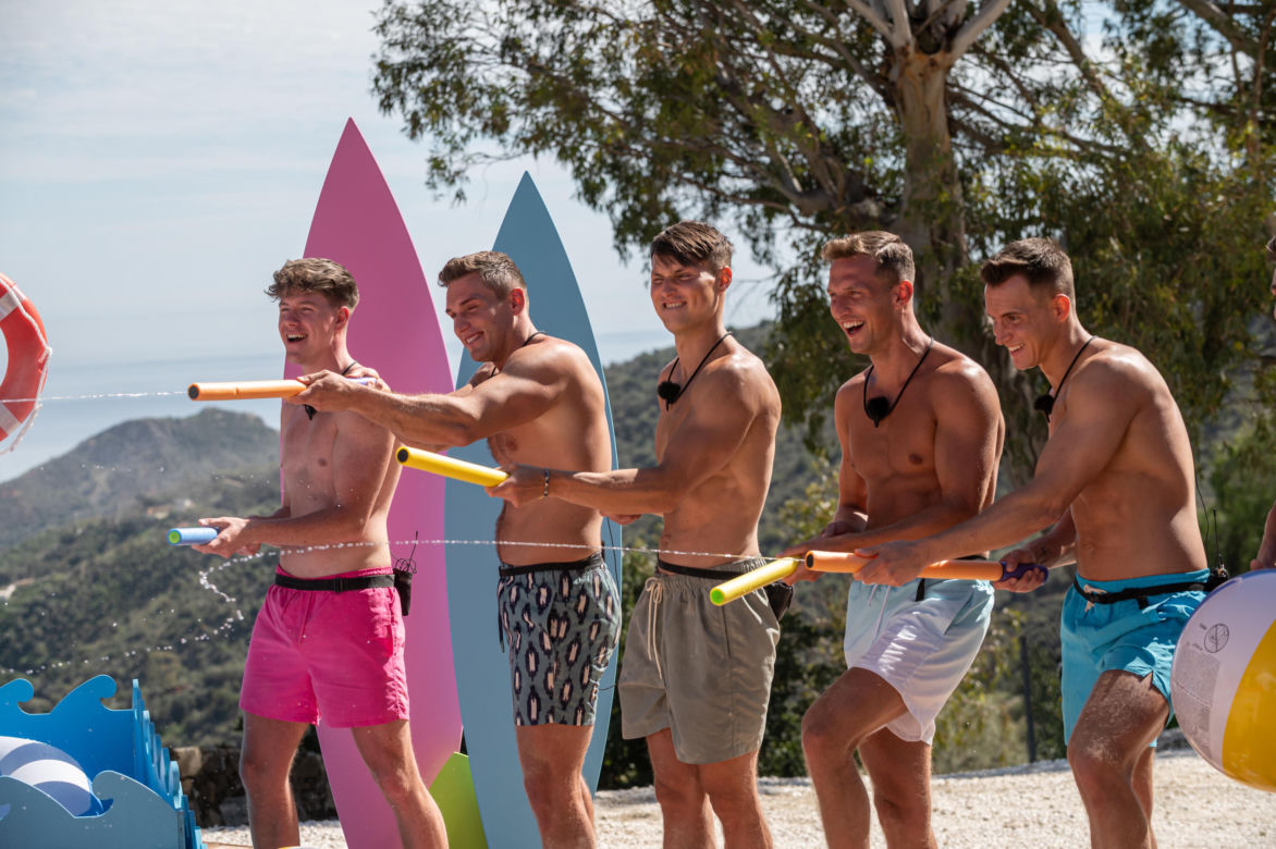 Love Island 9: produkcja chce zniszczyć Jarka? Widzowie są zażenowani!