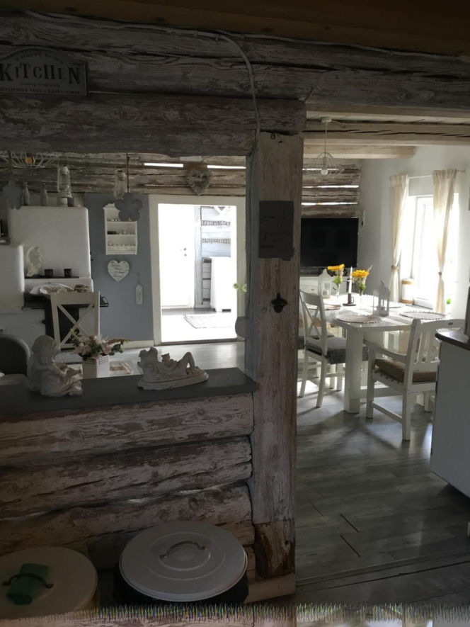 Remont drewnianej chaty w Bełdnie