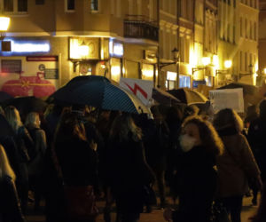 Czarny spacer ulicami Torunia 