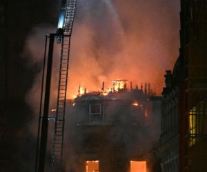 W. Brytania/ W wyniku pożaru zawalił się budynek obok dworca centralnego w Glasgow