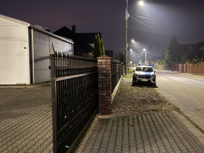 Mrozy ciało mężczyzny w domu