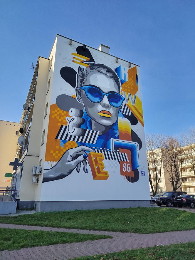 Nowy mural z kobiecą postacią na ścianie bloku przy ulicy Kaszubskiej 2 w Siedlcach. Zobacz zdjęcia!