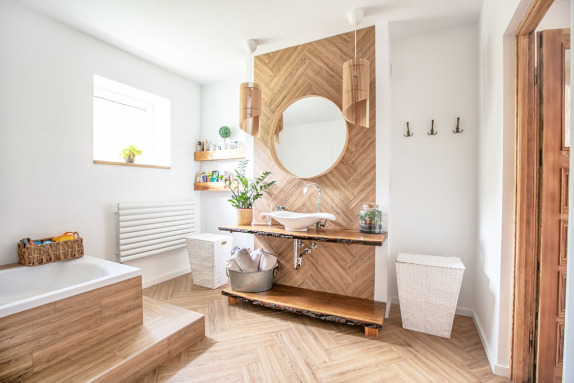 Łazienka w stylu boho - królestwo drewna