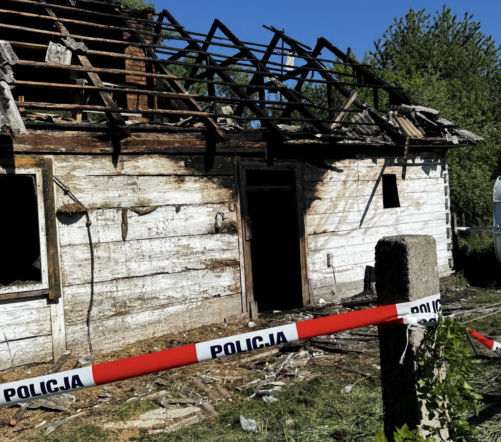 Czesiek nie żyje i twoja Anka też. Tragiczny pożar domu. Paweł stracił wujka i ukochaną