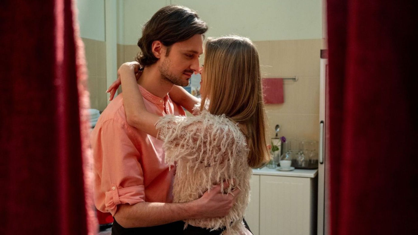 Barwy szczęścia odc. 2294. Radek (Filip Kosior), Sandra (Joanna Opozda)