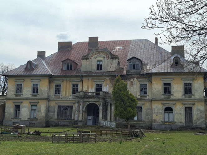 Kiedyś perła, dziś w ruinie. To nie jest zwykły pałac w Świętokrzyskiem (Pałac w Bałtowie)