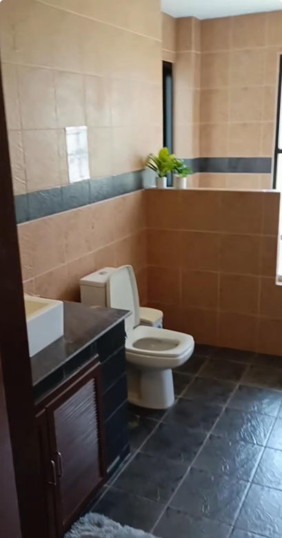 Nowy dom rodziny pięcioraczków w Tajlandii
