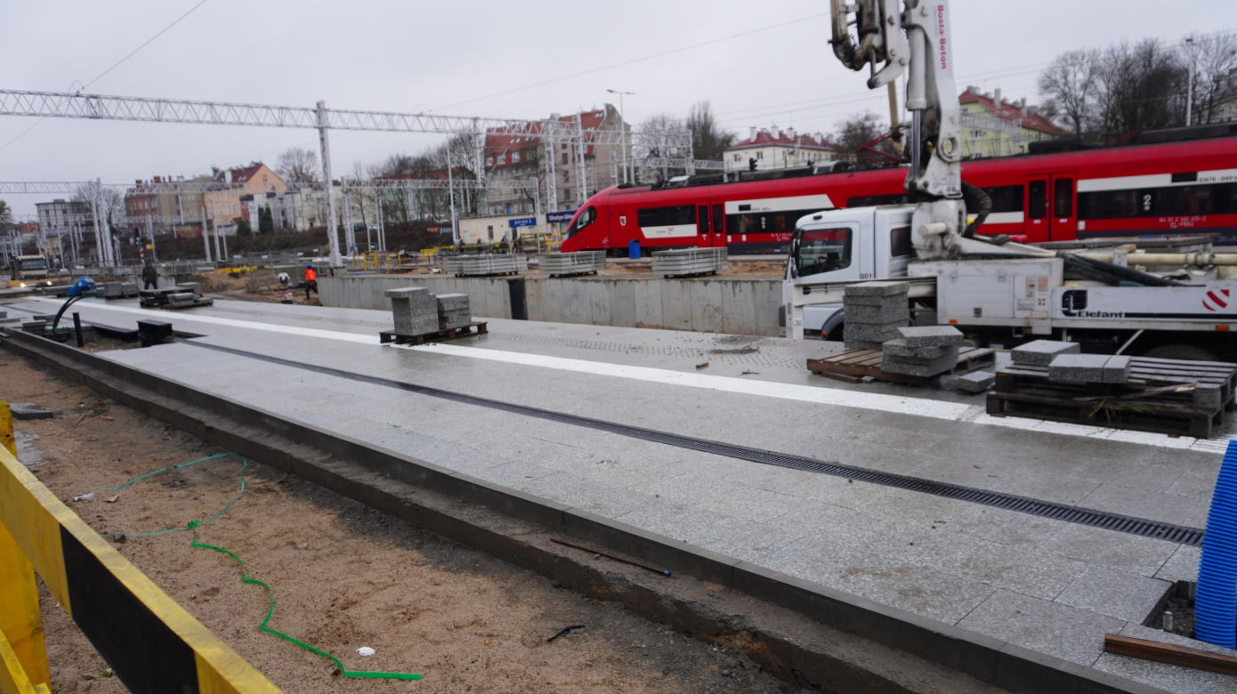 Postępują prace nad konstrukcją budynku Dworca Głównego w Olsztynie. Perony niemal na ukończeniu [ZDJĘCIA]