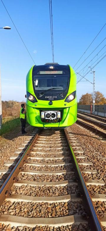 Tarnów. Pijany 35-latek potrącony przez pociąg. Przechodził przez tory w niedozwolonym miejscu