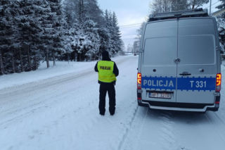 Zima uderzyła z pełną siłą! Zablokowana droga krajowa. Nie ruszajcie w podróż [RELACJA NA ŻYWO 31.12.2025]