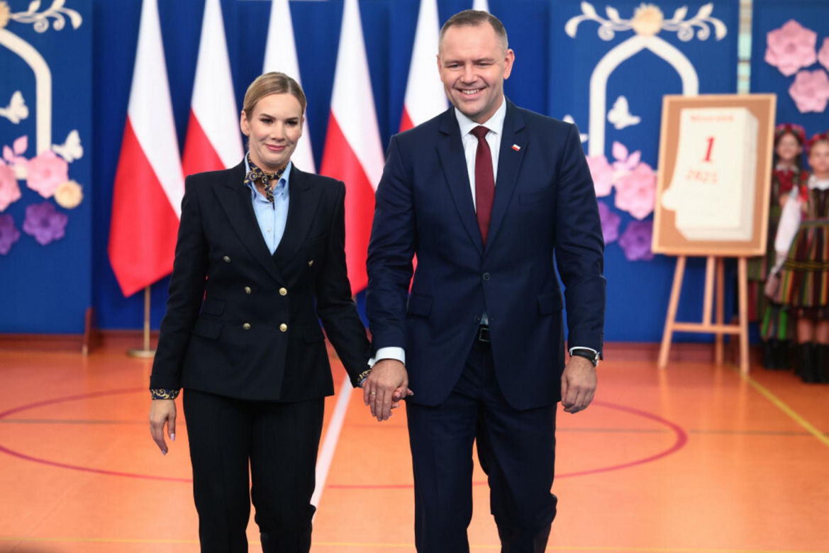 Marta Nawrocka wyprzedza trendy