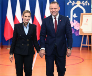 Marta Nawrocka wyprzedza trendy