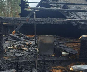 Jako strażak ratował życie i dorobek innych. Teraz ogień zniszczył jego dom