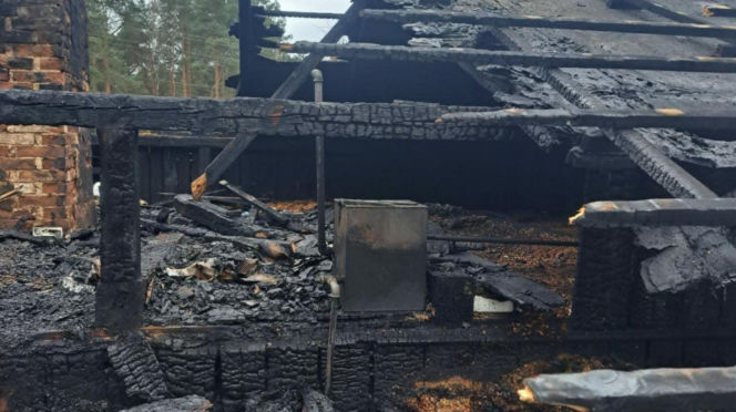 Jako strażak ratował życie i dorobek innych. Teraz ogień zniszczył jego dom