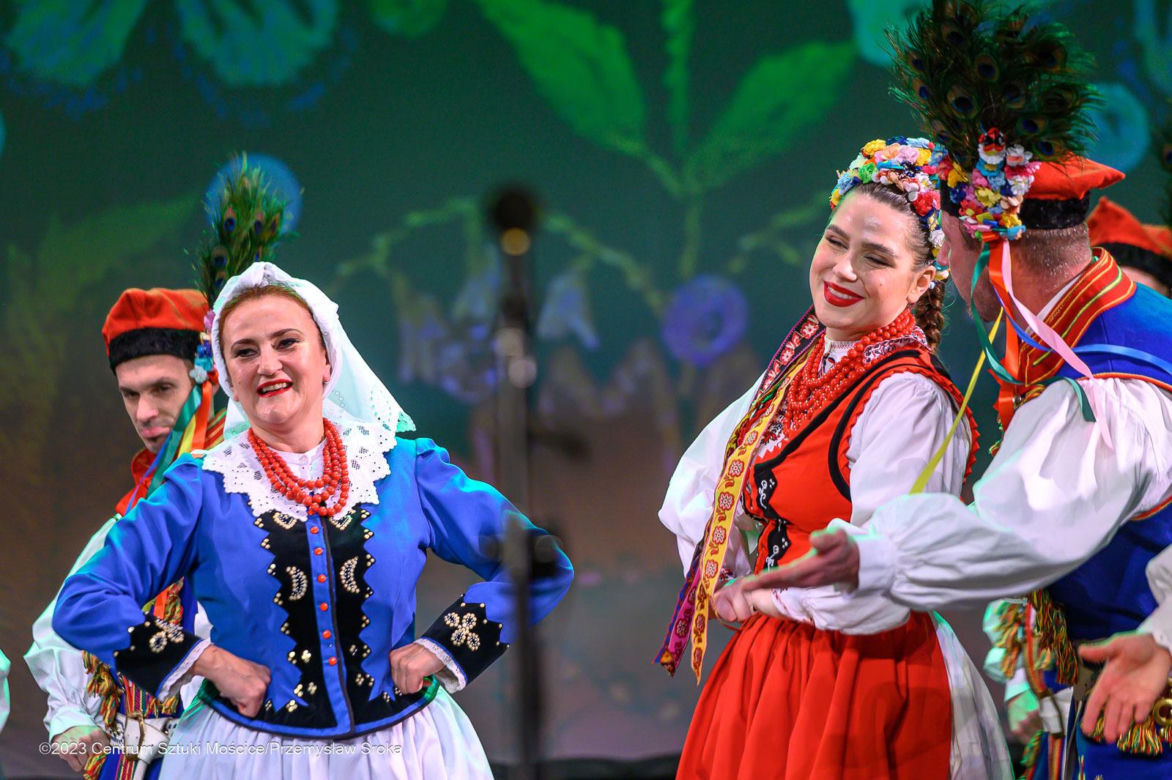 Jesienny koncert Zespołu Pieśni i Tańca Świerczkowiacy w Centrum Sztuki Mościce