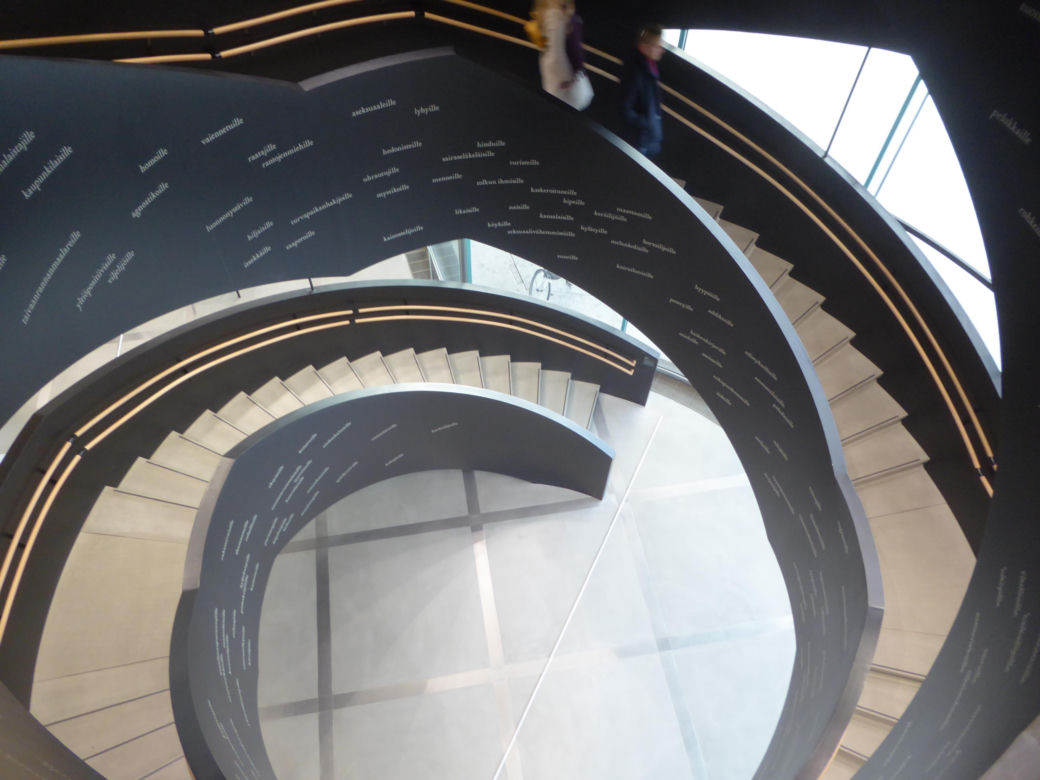 Tak wygląda biblioteka przyszłości. Roboty, 100 tysięcy książek i niezwykła architektura w sercu Europejskiej stolicy