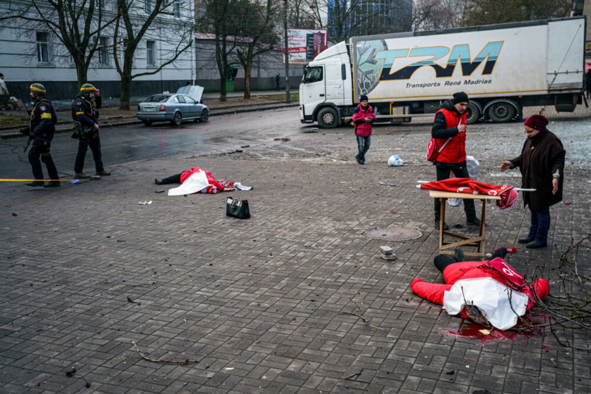 Ukraina. Ostrzał Chersonia 24 grudnia