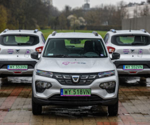Elektryczna Dacia Spring na ulicach Warszawy