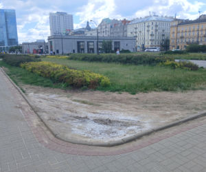 Chodnik łączący Dworzec Centralny i metro Centrum w Warszawie