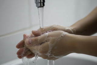 Zanieczyszczenie wody w gminie Kosakowo. Wprowadzono pełny zakaz spożycia! Zagrożenie dla życia i zdrowia