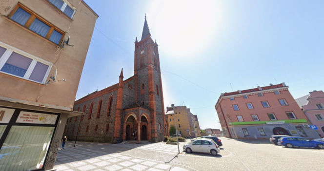 To jedno z najpiękniejszych miast na Dolnym Śląsku. Leży na skale i zachwyca widokami!