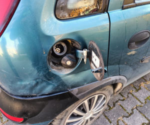 Wraki pojazdów znikają z krakowskich ulic. Strażnicy mają pełne ręce roboty 