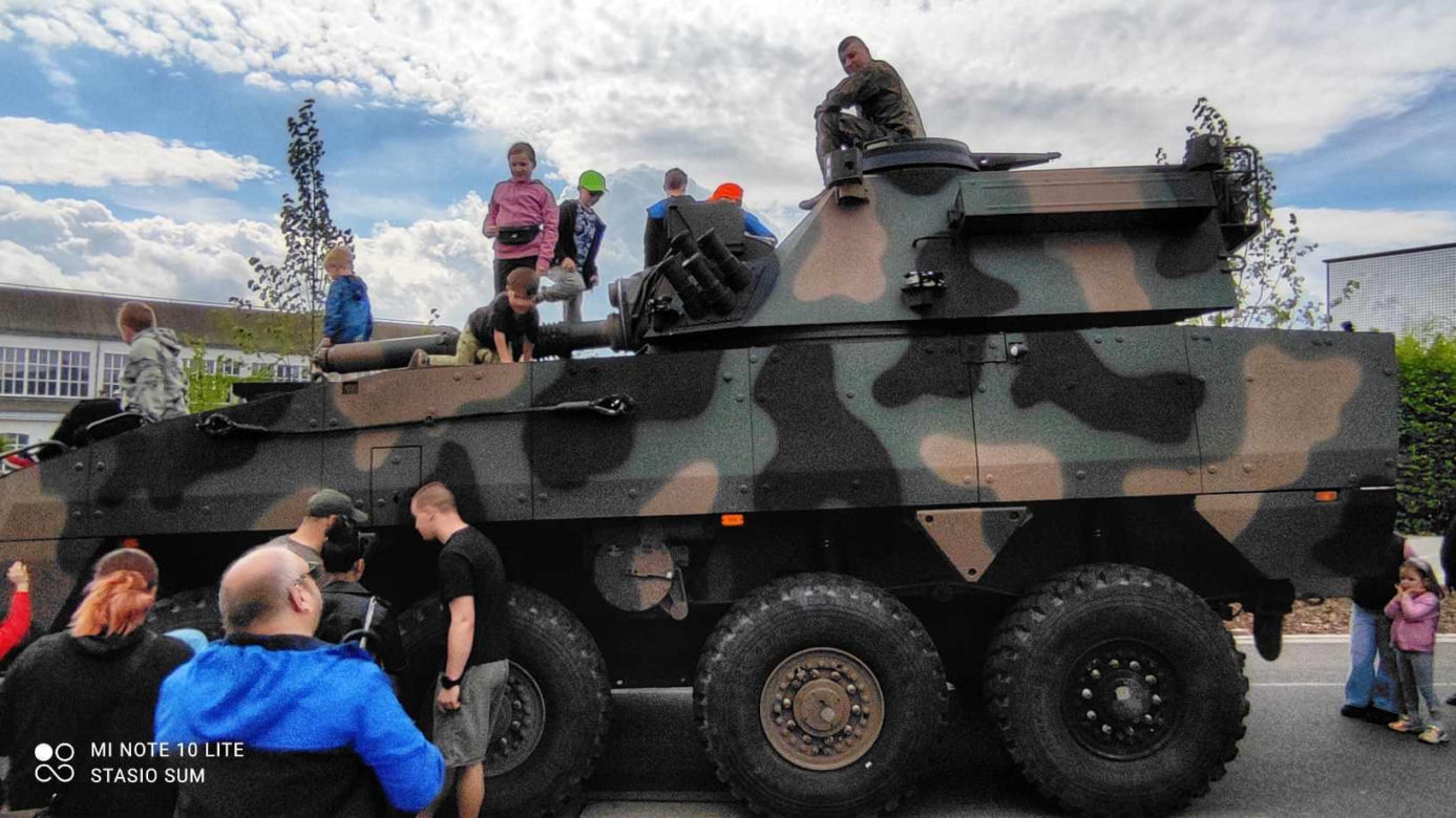 Wystawa sprzętu wojskowego z okazji 25. rocznicy przystąpienia Polski do NATO