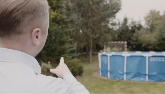 W takich warunkach mieszka Czarnek. Tak dom wygląda w środku