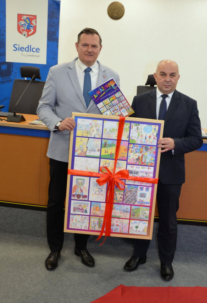 „Plastyczne Oscary” i mosty między pokoleniami. Wielki finał konkursów w ramach kampanii „Widzę – rozmawiam – reaguję” w Siedlcach