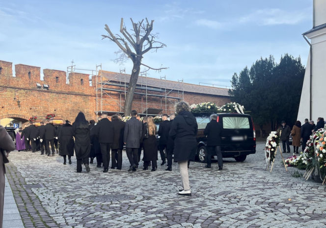 Pogrzeb braci, którzy zginęli w katastrofie śmigłowca pod Rzeszowem