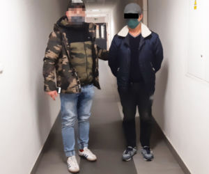 Wypłacił fortunę cudzymi kartami 