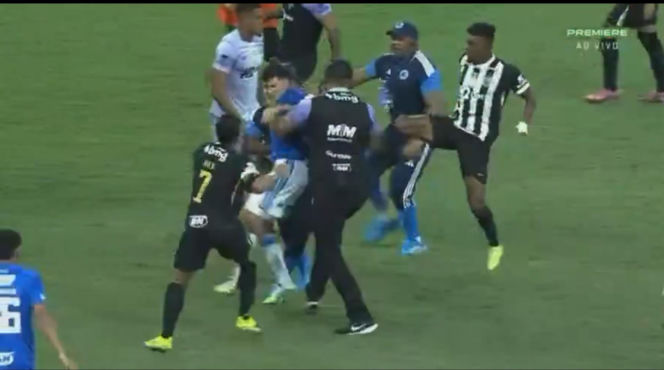 Burdy na meczu Cruzeiro - Atletico Mineiro