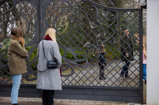 Pierwsza miłość, odcinek 4200: Emilka przekonuje się, z kim zdradza ją Fryderyk. Prawda okazuje się znacznie gorsza, niż myślała