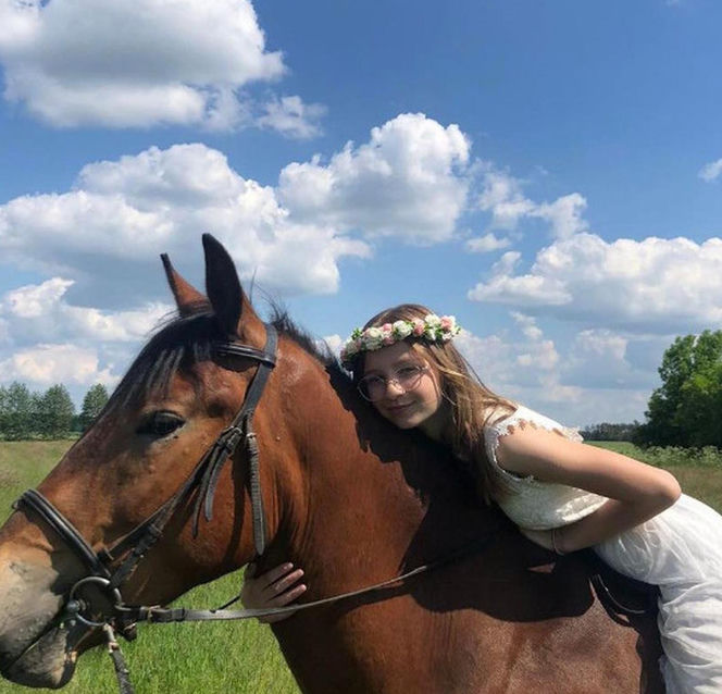 Koń zrujnował życie 16-letniej Klaudii. Mama: "Cudem udało się ją uratować"