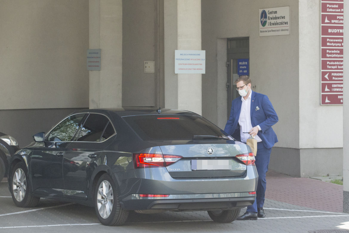 Minister Michał Woś oddał krew dla chorych