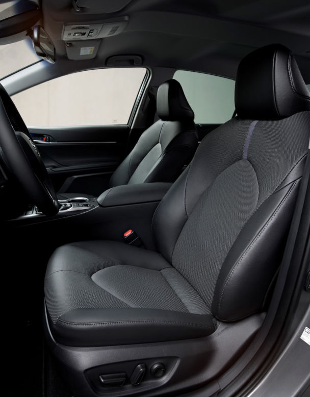 Toyota Camry Hybrid lifting 2021