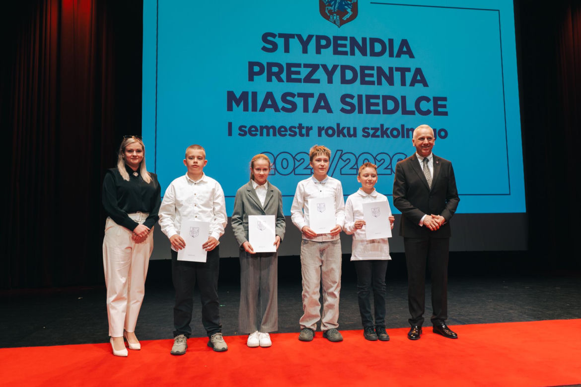 Najzdolniejsi uczniowie odebrali stypendia Prezydenta Miasta Siedlce