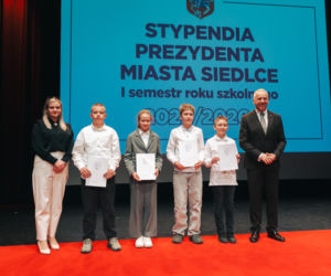 Najzdolniejsi uczniowie odebrali stypendia Prezydenta Miasta Siedlce