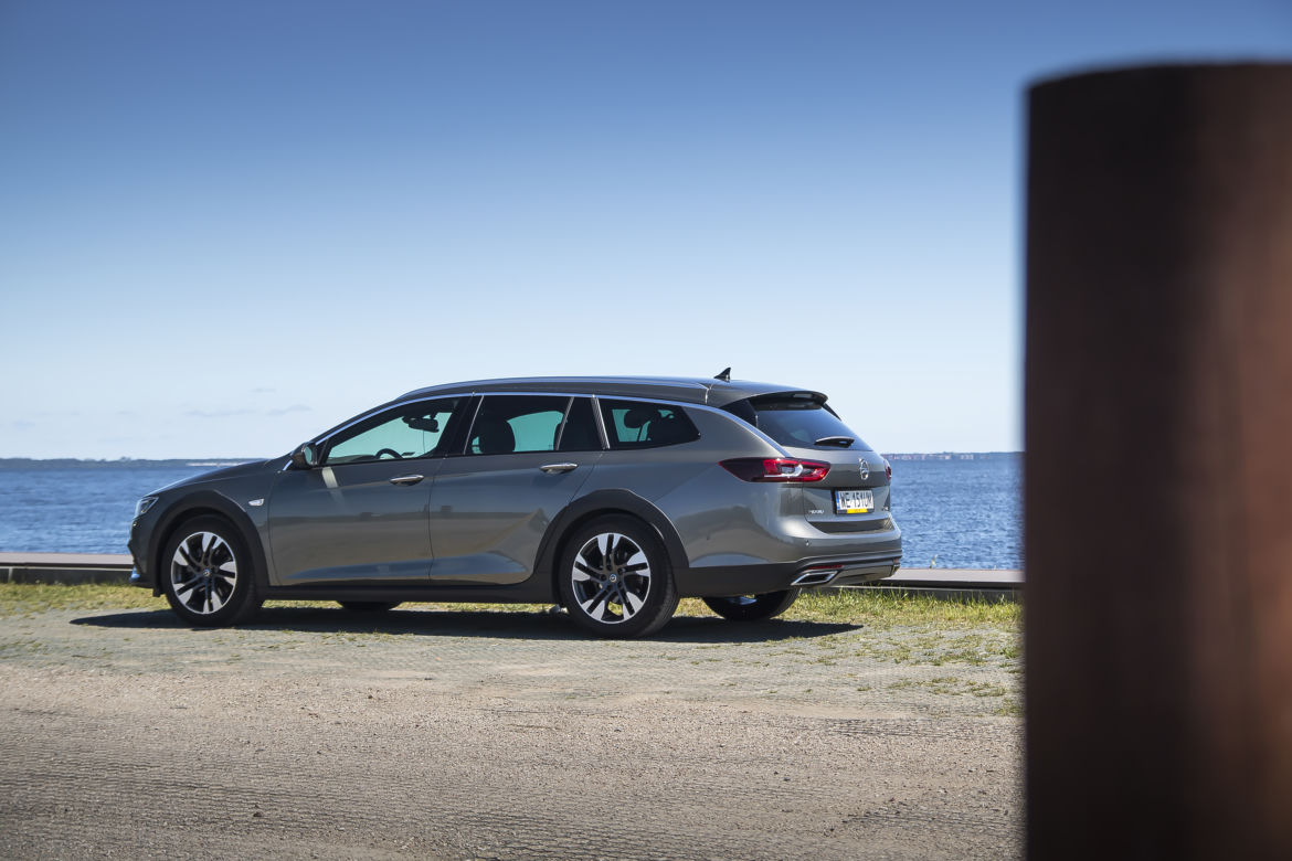 Opel Insignia Country Tourer 1.6 Turbo 200 KM A6