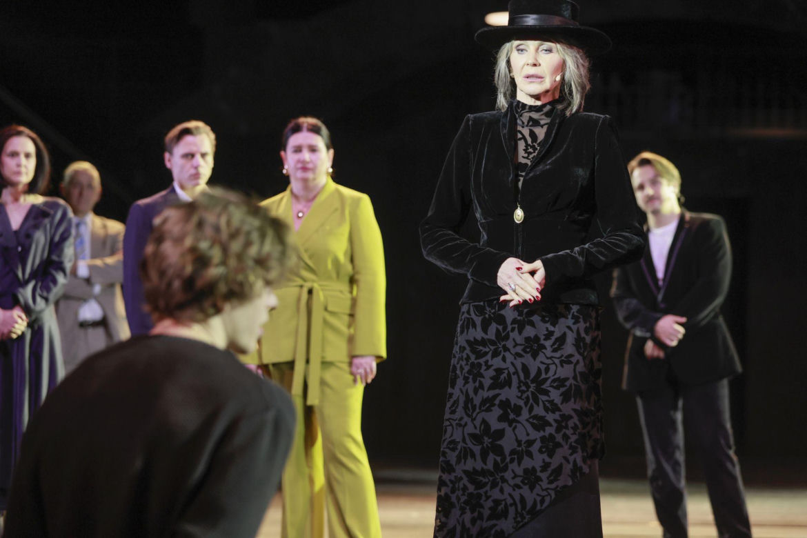 Jan Englert może zacierać ręce. "Hamlet" wyprzedany do końca sezonu
