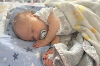 Maleńki Mikołajek bardzo cierpi. Pomóżmy odbudować jego serduszko