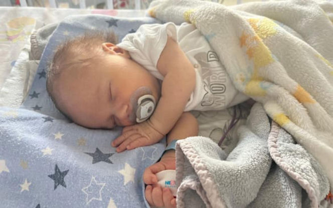 Maleńki Mikołajek bardzo cierpi. Pomóżmy odbudować jego serduszko