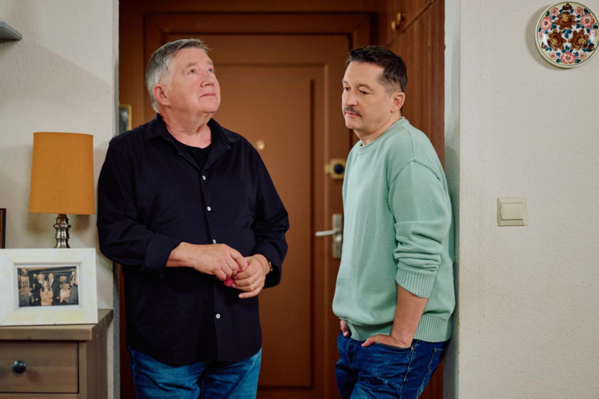Na Wspólnej odc. 4288. Bogdan (Wojciech Brzeziński), Włodek (Mieczysław Hryniewicz)