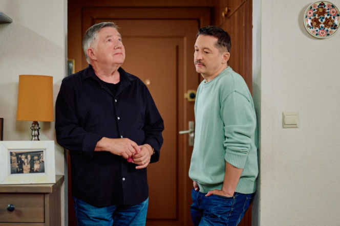 Na Wspólnej odc. 4288. Bogdan (Wojciech Brzeziński), Włodek (Mieczysław Hryniewicz)
