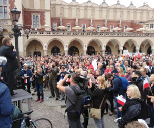 Protest antycovidowy w Krakowie