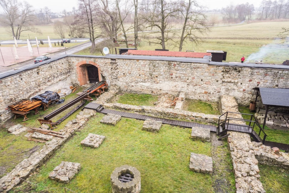 Zamek w Chudowie to niezwykła atrakcja turystyczna