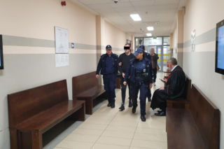 Podciął gardło koledze, bo pokłócili się o kobietę. W tle walka o dziecko